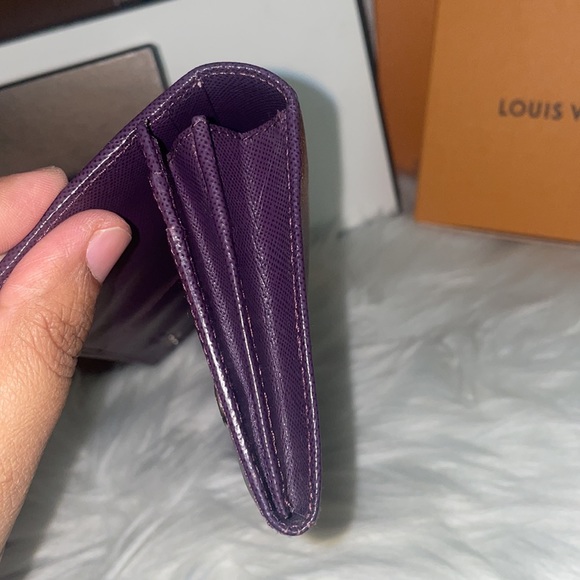 Authentic Prada Wallet. - Picture 9 of 10